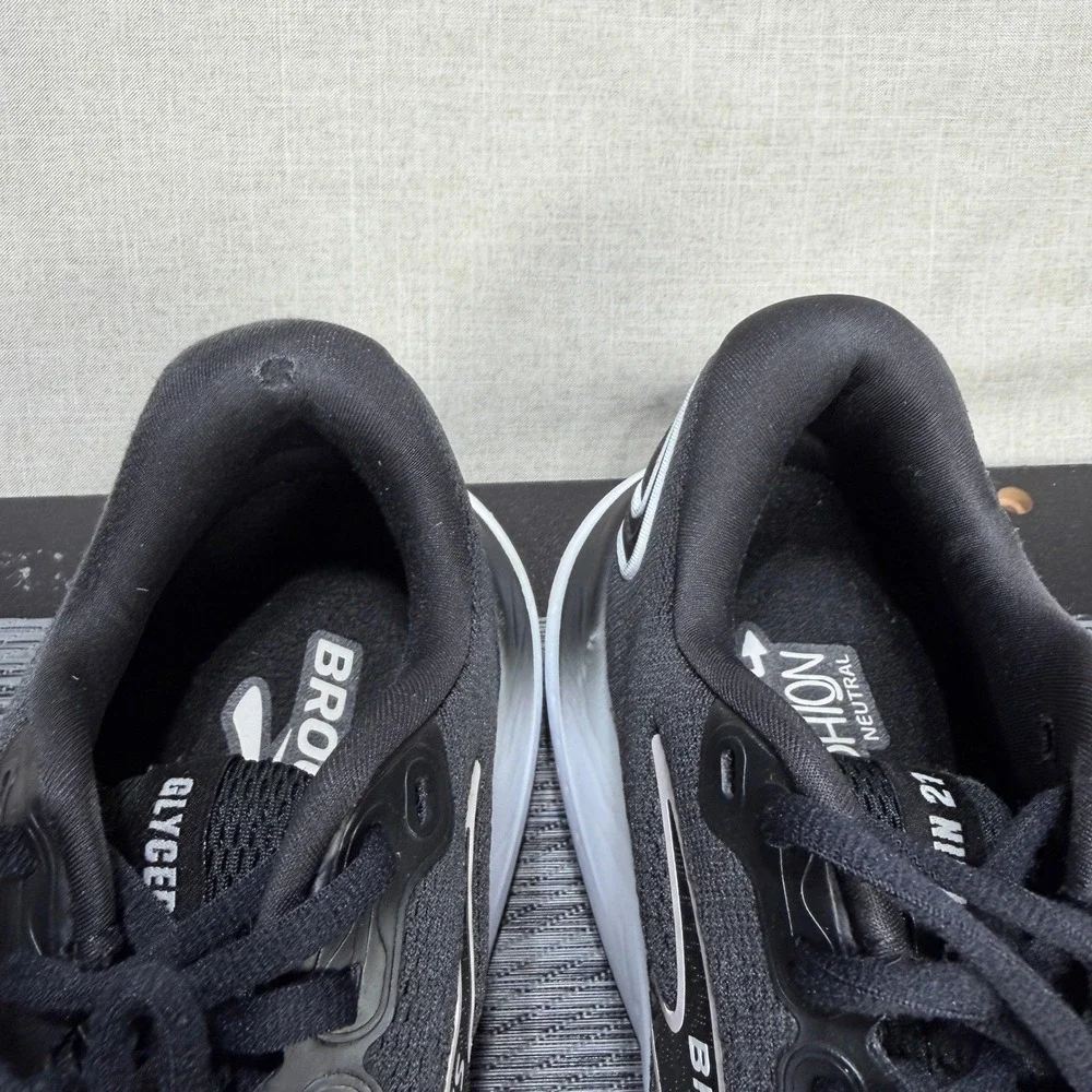 Brooks wear scuffs